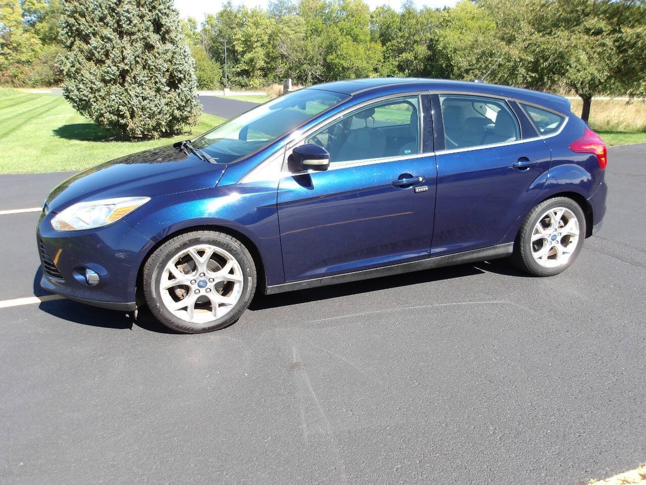 Used 2012 Ford Focus SEL FWD image 1