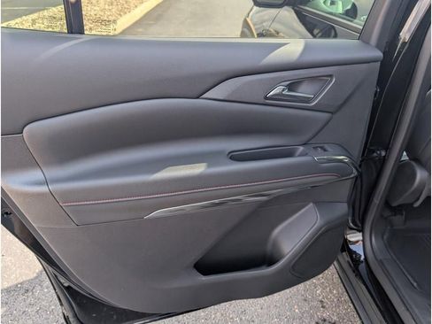 New 2026 Chevrolet Traverse Z71 w/ Driver Confidence Package image 11