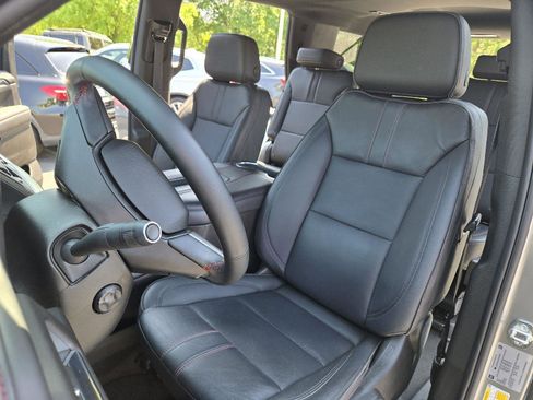 Used 2023 Chevrolet Tahoe RST w/ Luxury Package AWD/4WD image 24