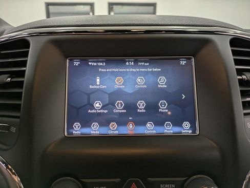 Used 2021 Jeep Grand Cherokee Laredo image 13