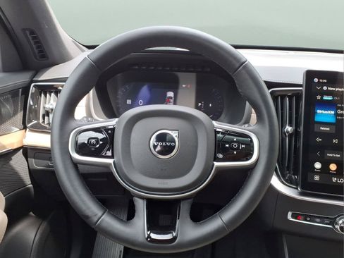 Certified 2026 Volvo XC90 B6 Plus AWD/4WD image 8