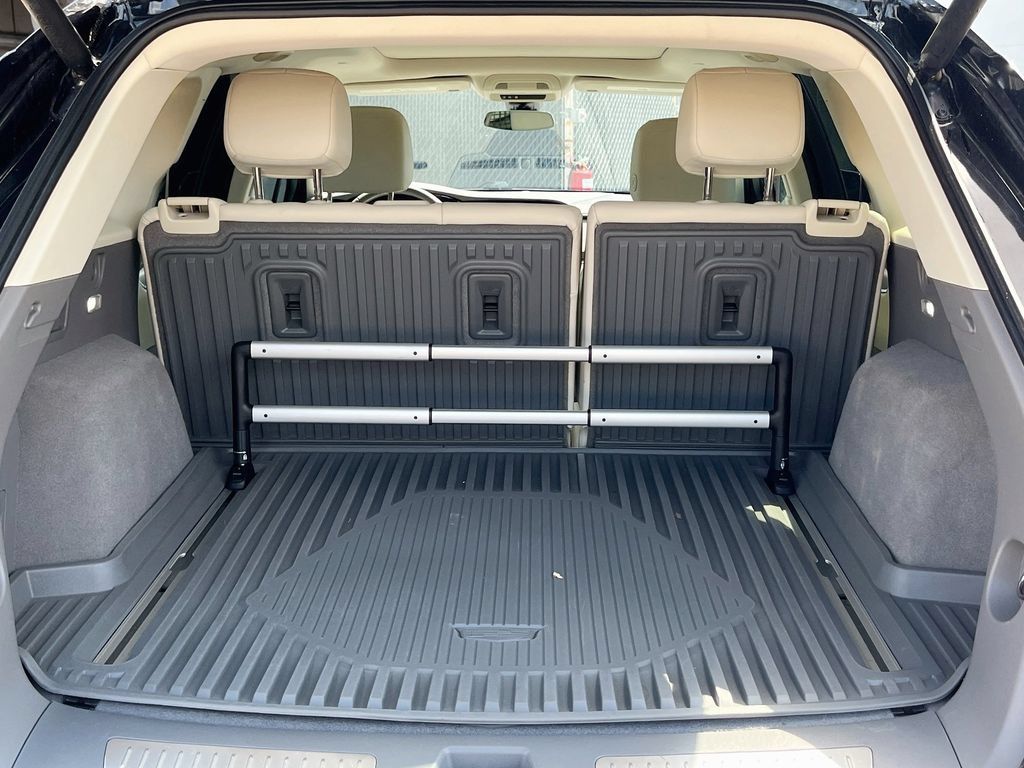 Used 2022 Cadillac XT5 Premium Luxury w/ LPO, Floor Liner Package FWD image 29
