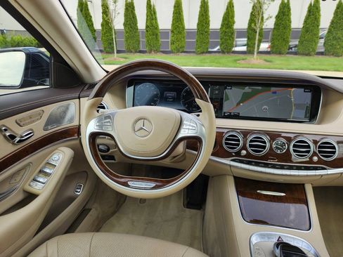 Used 2016 Mercedes-Benz S 550 4MATIC Sedan image 19