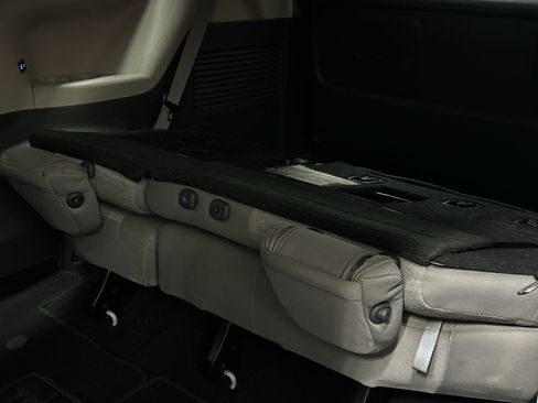 Used 2021 Toyota Sienna LE FWD image 8