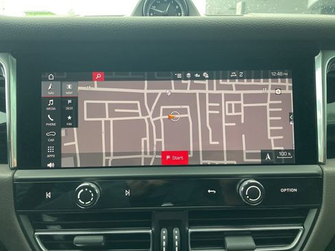 Certified 2025 Porsche Macan image 28