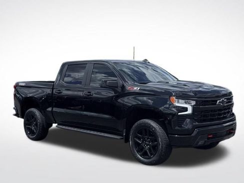 Used 2025 Chevrolet Silverado 1500 LT Trail Boss w/ Convenience Package II AWD/4WD image 4