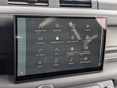 Used 2023 Land Rover Defender 90 V8 image 16