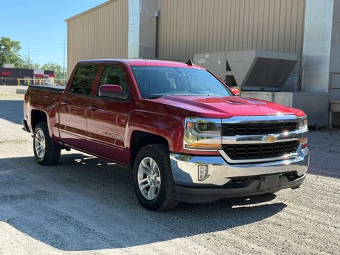 Used 2018 Chevrolet Silverado 1500 LT w/ All Star Edition AWD/4WD image 3