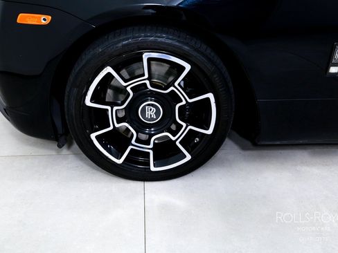 Used 2019 Rolls-Royce Dawn RWD image 35