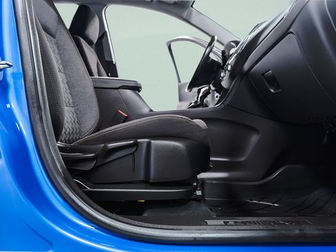 Used 2024 Chevrolet Equinox LT w/ LPO, Floor Liner Package FWD image 37
