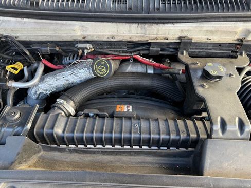 Used 2005 Ford E-350 and Econoline 350 Extended Super Duty image 28