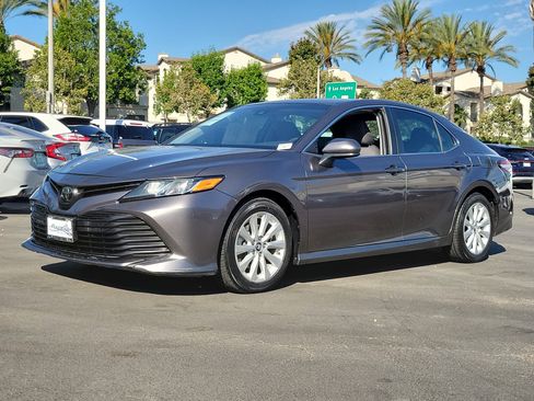 Used 2019 Toyota Camry LE FWD image 16