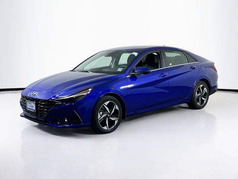 Used 2023 Hyundai Elantra Limited w/ Cargo Package FWD image 1