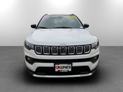 Used 2025 Jeep Compass Limited AWD/4WD image 4