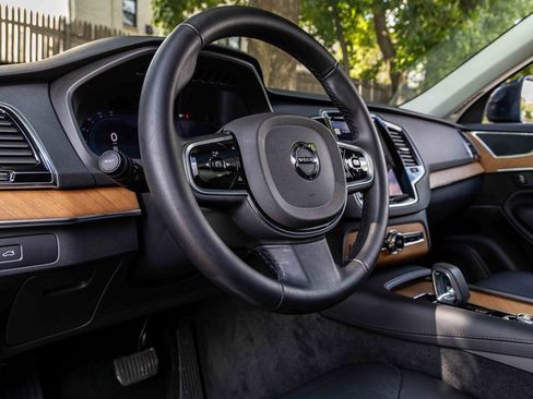 Used 2025 Volvo XC90 B6 Plus image 7