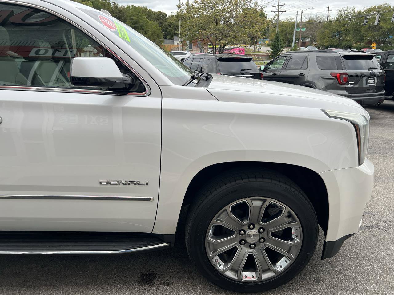 Used 2016 GMC Yukon Denali w/ Open Road Package AWD/4WD image 7
