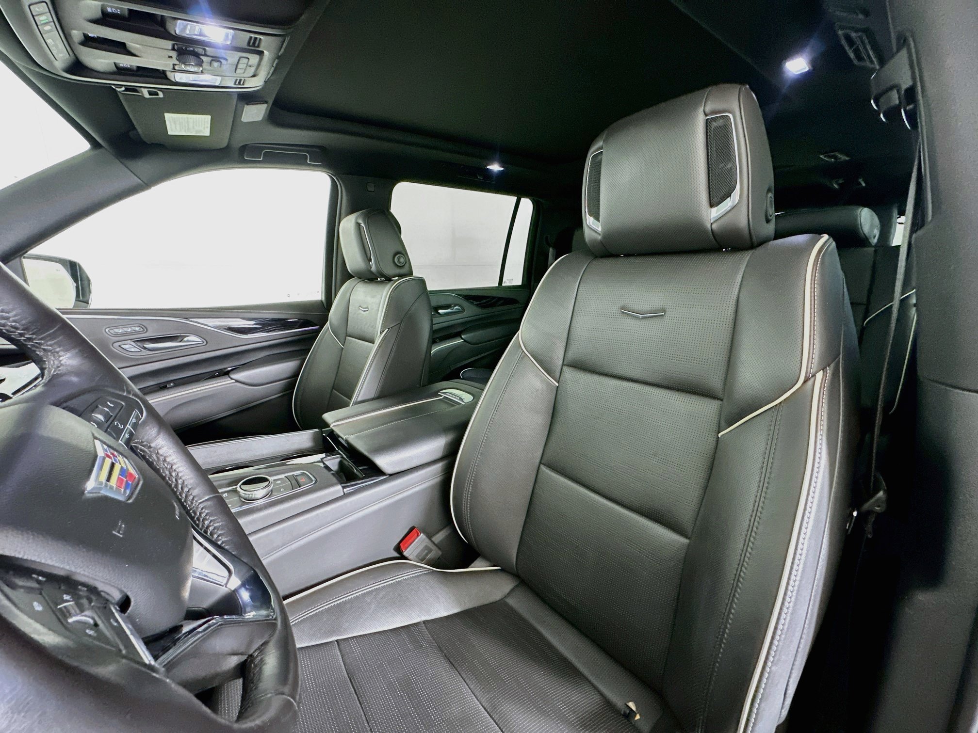 Used 2023 Cadillac Escalade ESV Sport AWD/4WD image 13