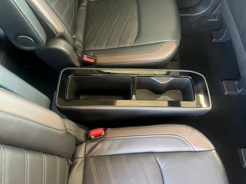 Used 2022 Nissan Pathfinder Platinum AWD/4WD image 19