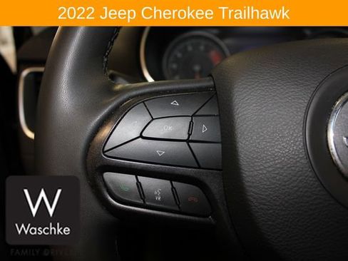 Used 2022 Jeep Cherokee Trailhawk image 28