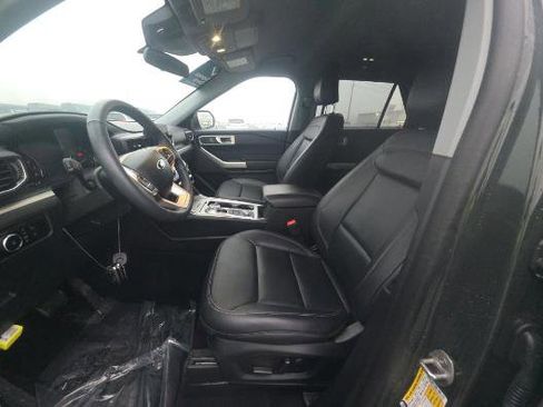 Used 2023 Ford Explorer XLT w/ Equipment Group 202A image 3