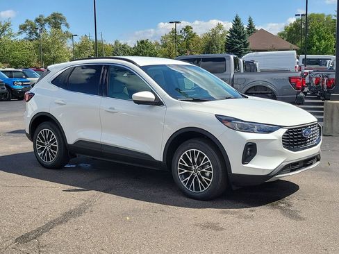 New 2025 Ford Escape Base w/ PHEV Premium Package image 3