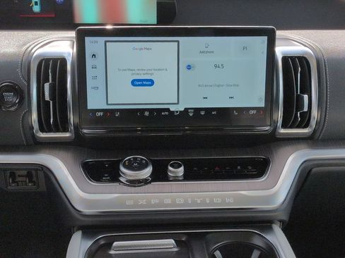 Certified 2025 Ford Expedition Max Platinum w/ Platinum Ultimate Package AWD/4WD image 18