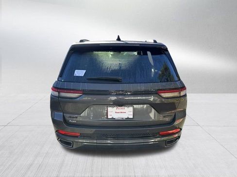 New 2025 Jeep Grand Cherokee Summit image 6