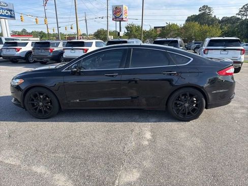 Used 2016 Ford Fusion Titanium FWD image 4