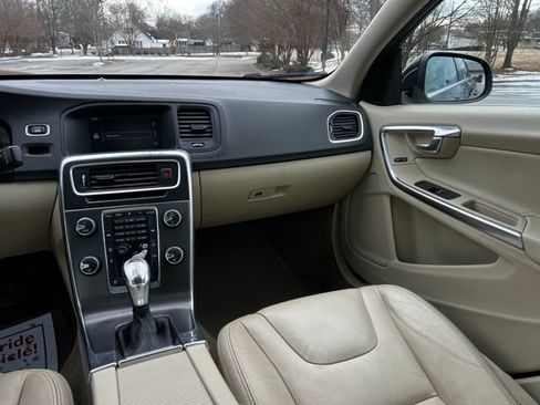 Used 2013 Volvo S60 T5 FWD image 28