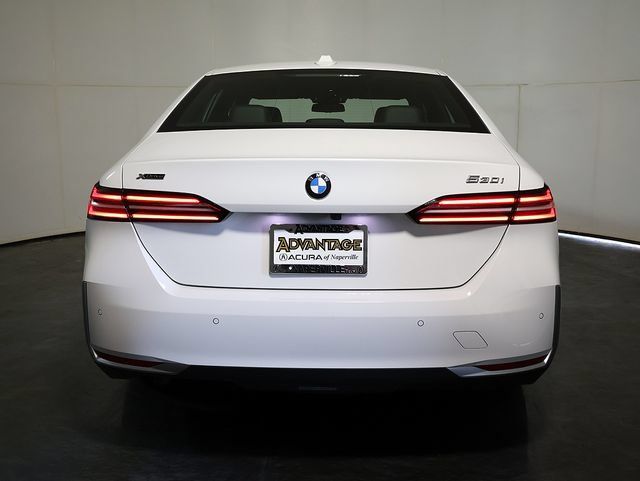 Used 2026 BMW 530i xDrive AWD/4WD image 10