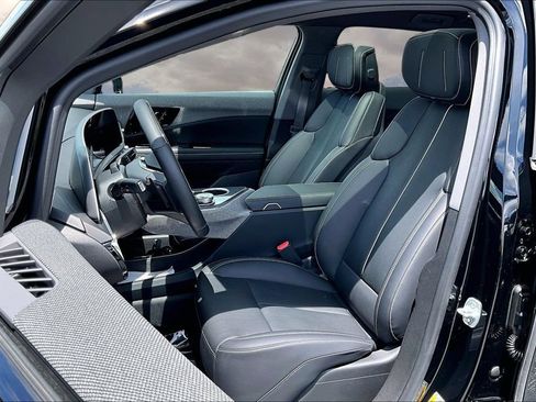 Certified 2025 Cadillac Optiq Luxury 2 w/ LPO, Floor Liner Package AWD/4WD image 21