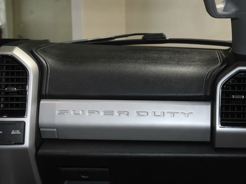 Used 2019 Ford F250 Lariat w/ Lariat Ultimate Package image 24