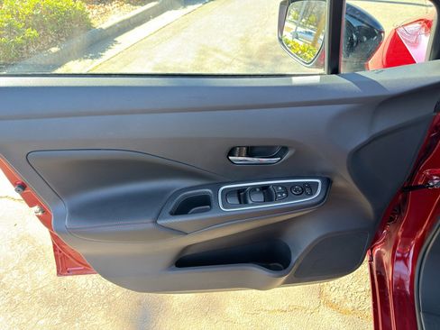 New 2025 Nissan Versa SR w/ Trunk Package image 17