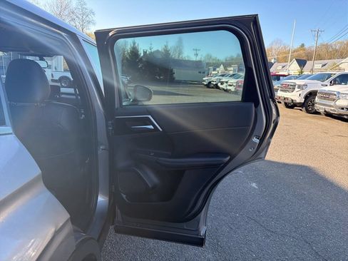Used 2022 Mitsubishi Outlander SE AWD/4WD image 44