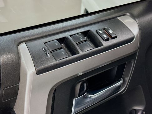 Used 2017 Toyota 4Runner SR5 Premium AWD/4WD image 15