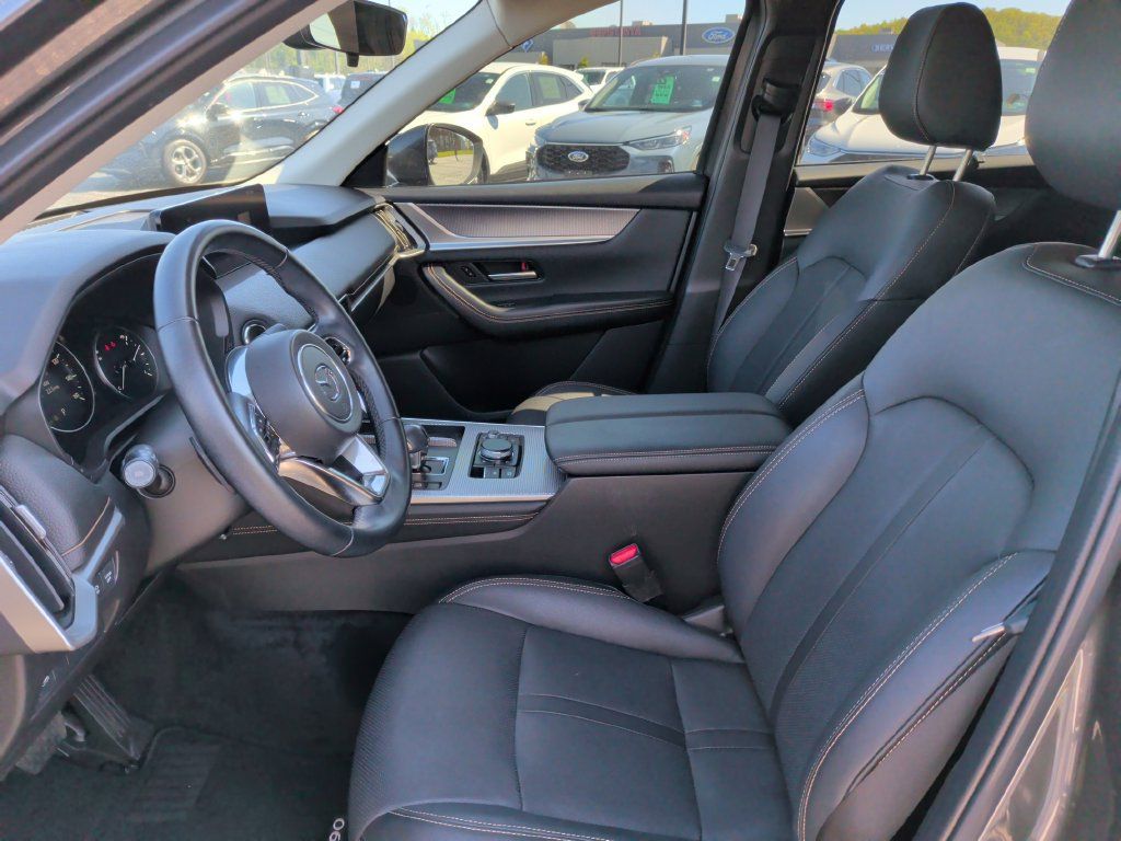 Used 2024 MAZDA CX-90 3.3 Turbo w/ Preferred Package AWD/4WD image 4