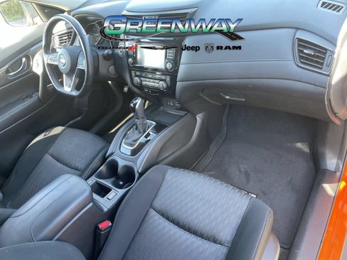 Used 2020 Nissan Rogue SV AWD/4WD image 9