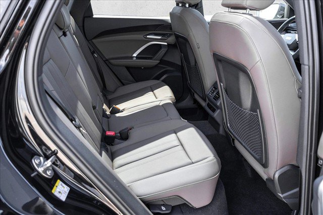 Certified 2025 Audi Q5 Premium w/ Convenience Package AWD/4WD image 23