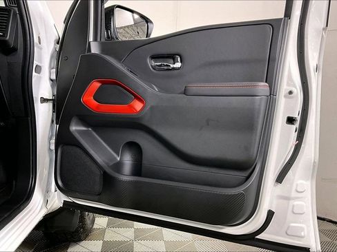 Used 2024 Nissan Frontier PRO-4X w/ Off-Road Protection Package image 24