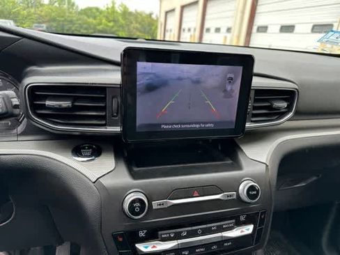 Used 2020 Ford Explorer XLT w/ Equipment Group 202A AWD/4WD image 10
