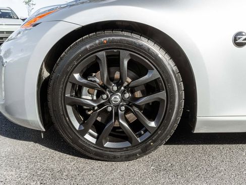 Used 2017 Nissan 370Z Coupe RWD image 26
