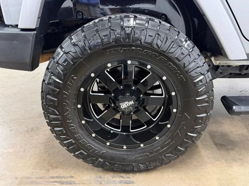 Used 2016 Jeep Wrangler Unlimited Sahara AWD/4WD image 24