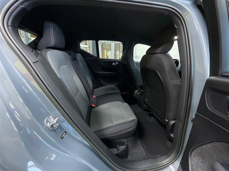 Used 2023 Volvo XC40 B5 Core AWD/4WD image 24