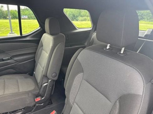 Used 2022 Chevrolet Traverse LT w/ LPO, Floor Liner Package AWD/4WD image 31