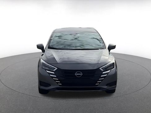 Used 2025 Nissan Versa SV image 3