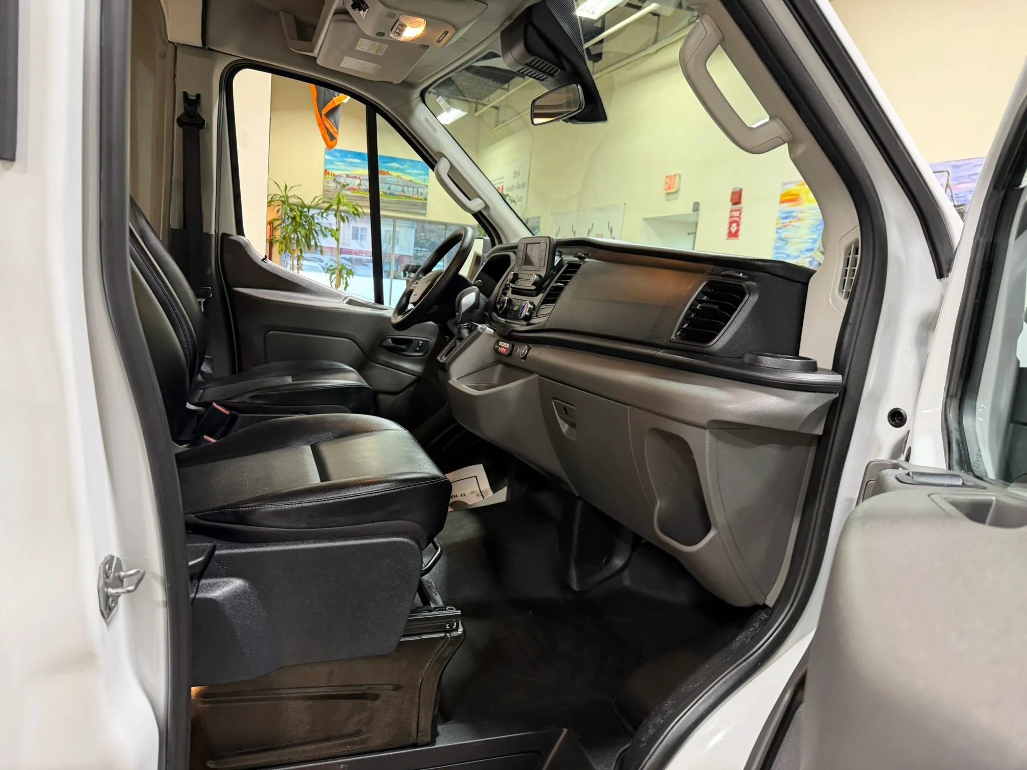Used 2020 Ford Transit 150 Medium Roof RWD image 31