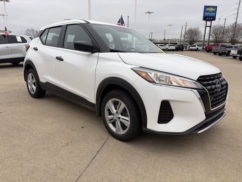 Used 2024 Nissan Kicks S image 4