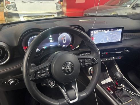 Used 2025 Alfa Romeo Tonale image 2