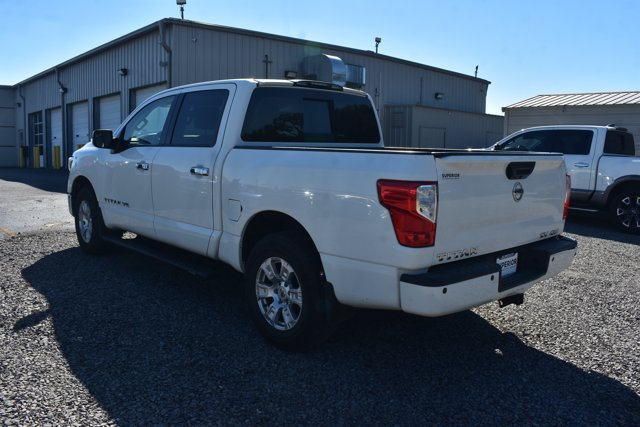 Used 2018 Nissan Titan SV w/ SV Convenience Package AWD/4WD image 6