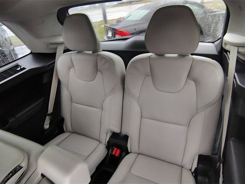 New 2026 Volvo XC90 B6 Ultra image 32